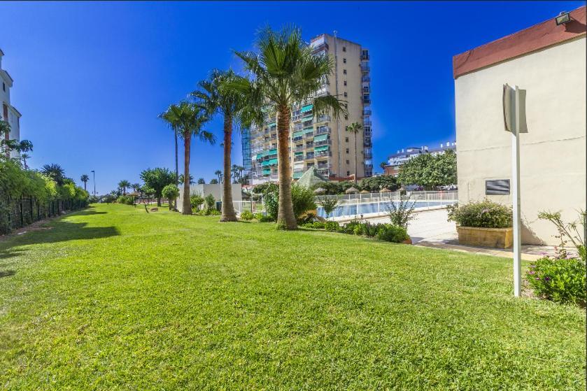 Apartamento En Benalmadena, Primera Linea De Playa Exterior foto