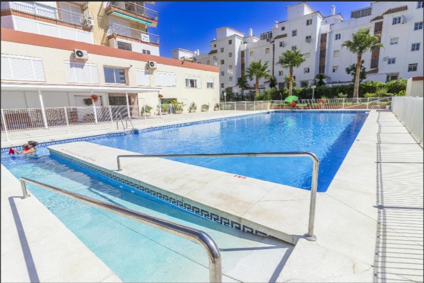 Apartamento En Benalmadena, Primera Linea De Playa Exterior foto